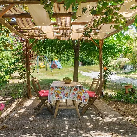 Holiday home Holiday Rondine 06